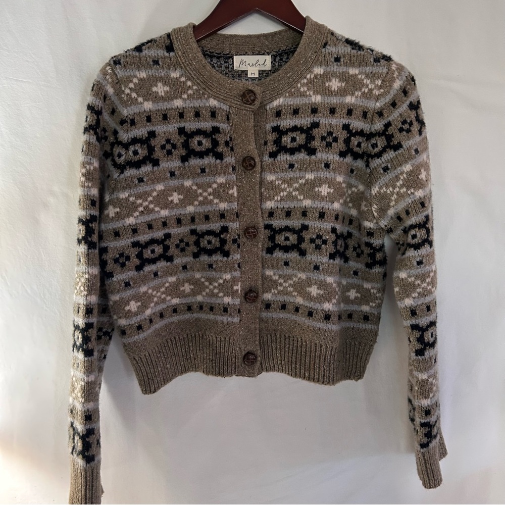 NWOT. Women’s Cropped Button-Up Tan Patterned Cardigan Sweater
